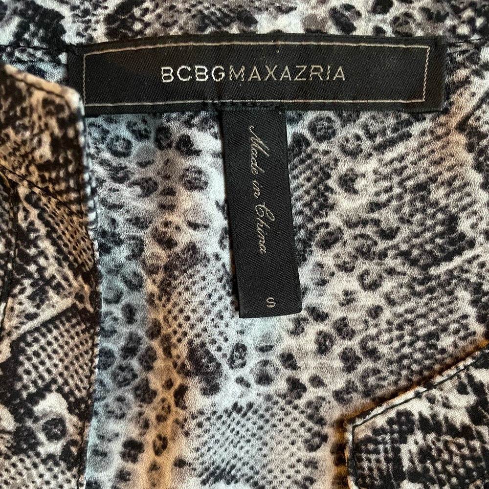 BCBGMaxazria Size Small Black and White Snake Skin Reptile Print Shift Dress - Picture 7 of 7